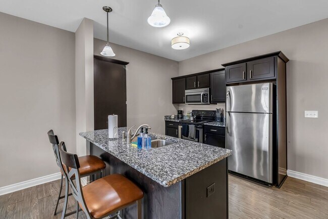 Photo - 2493 Sweet Home Rd Unidad 1-106
