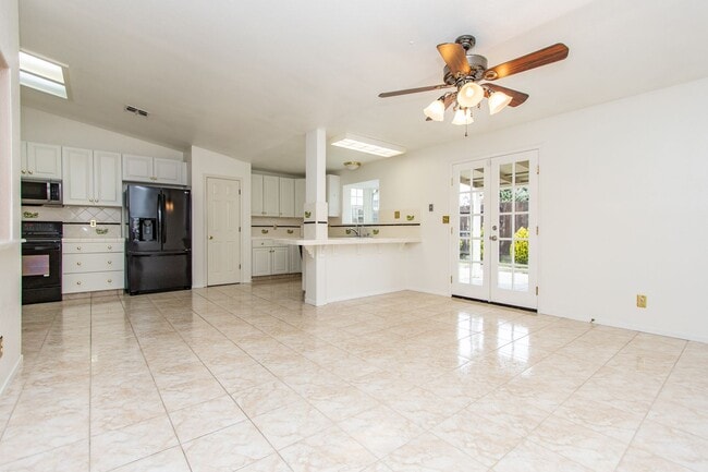 Photo - Beautiful Spacious Country Living Home!