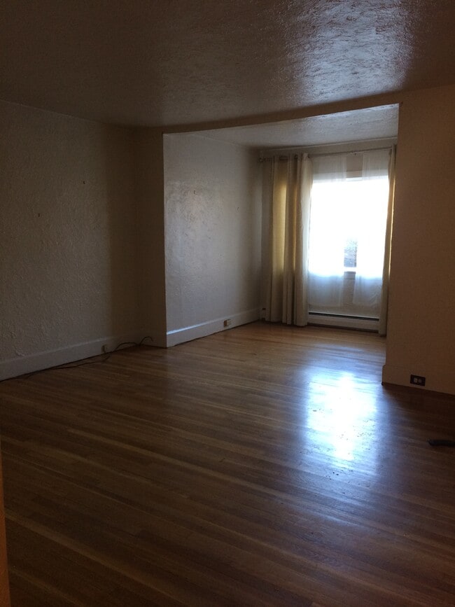 Photo - 2576 Beechwood Blvd Unit Blue Slide Duplex