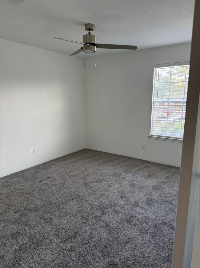 Photo - 8243 Creekbend Dr