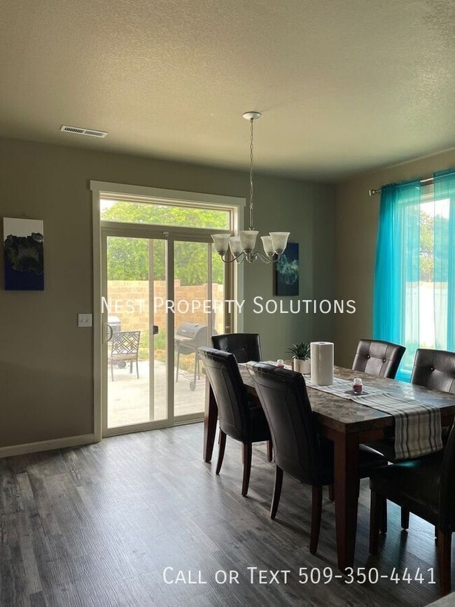 Photo - 1111 Hilltop Ave NE