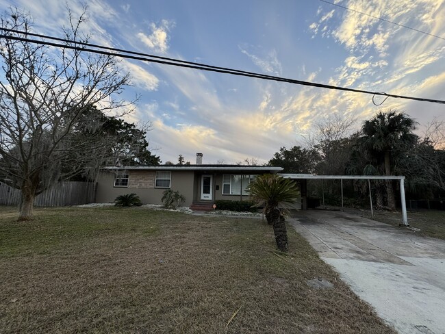 West Jacksonville - Large Yard - West Jacksonville - Large Yard Apartment