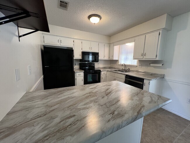 Photo - 18874 Mahan Loop