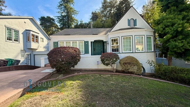 Building Photo - Upper Rockridge 3 Bedroom Home