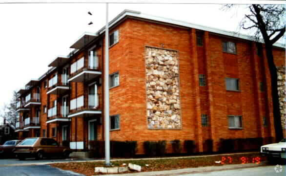 Woods Apartments - Davis Apartments