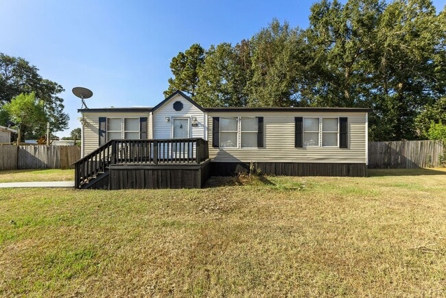 Building Photo - 182 Carmen Blvd