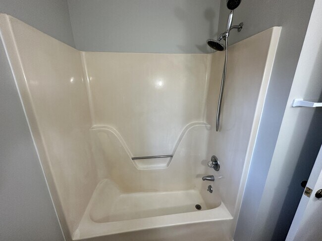 Photo - 1408 Roy Averette Dr