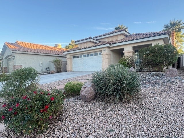 Building Photo - 2455 Avenida Sol