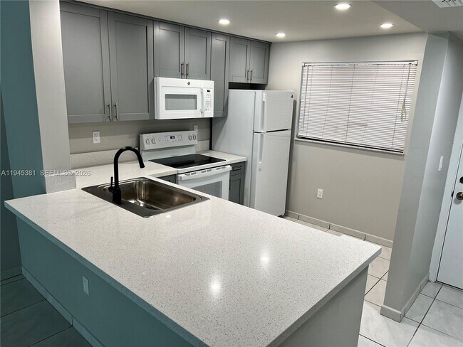 Photo - 10865 SW 112th Ave Unit 211