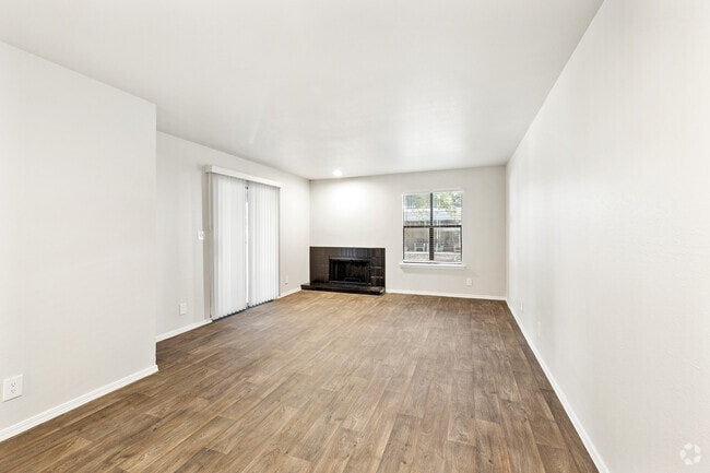 2BR, 2BA -1,000SF - Living Room