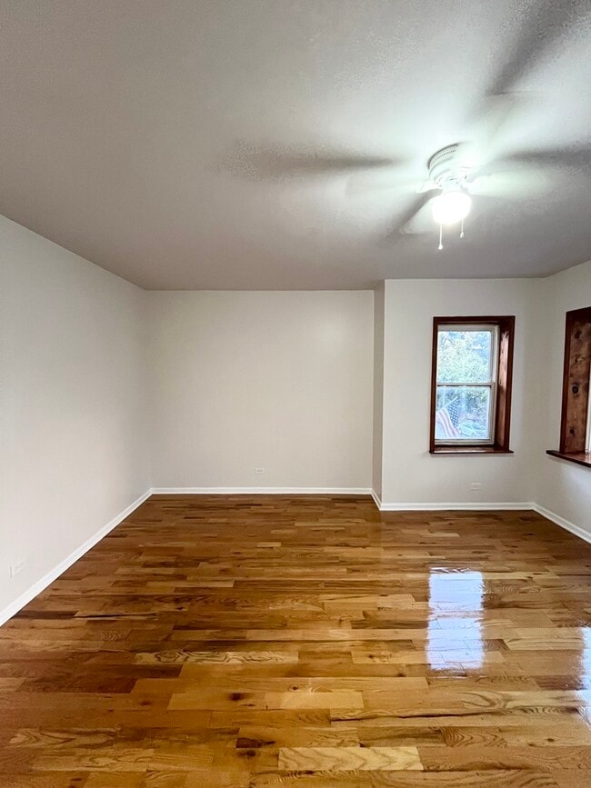 Photo - 1530 N Avers Ave