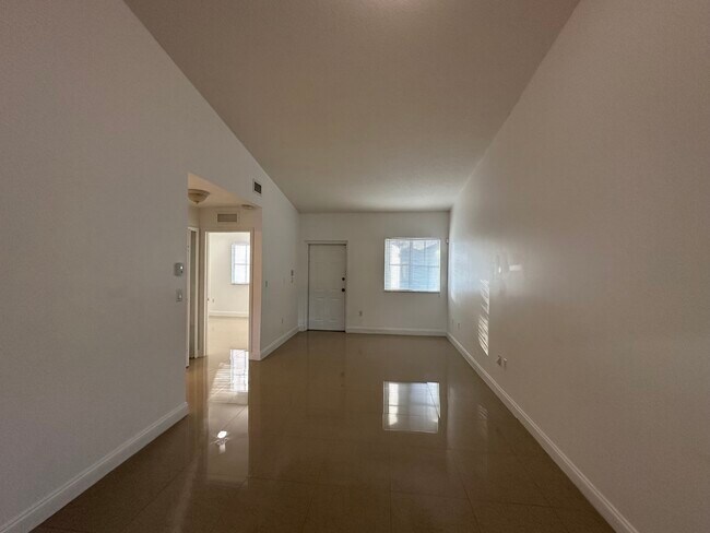 Photo - 2921 SE 12th Rd Unit 203