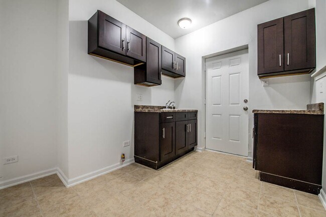 418 S Laramie
