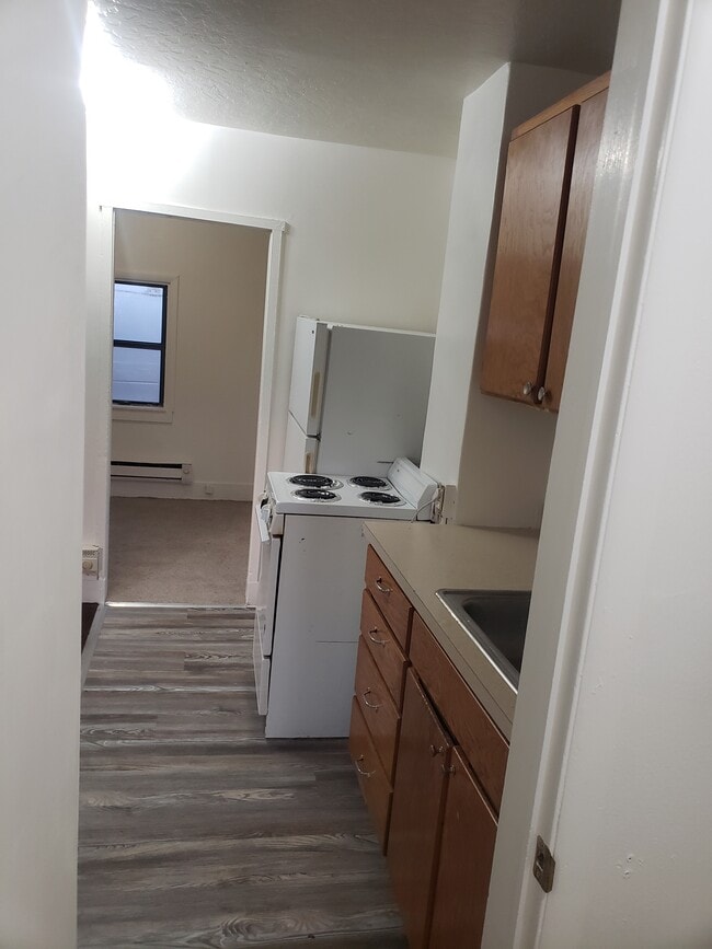 Photo - 393 S Eastern Ave Unidad 1