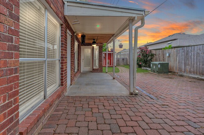 Photo - 19102 Lookout Mountain Ln