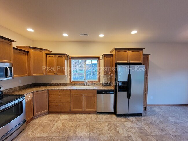 Photo - 19 Jasmine Ln