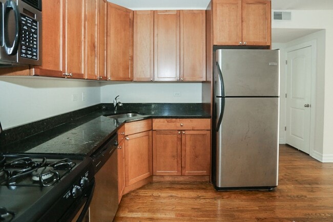 Photo - 3820 N Sheffield Ave