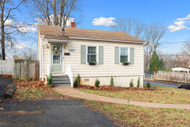 Building Photo - 201 Perrymont Ave