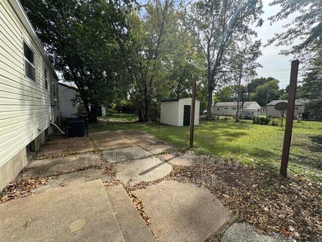 1372 Farmview Ave