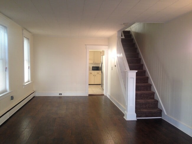 Photo - Great Home! Spacious and Updated! Wood Flooring! New Window! Eat-in-Kitchen! Yard!