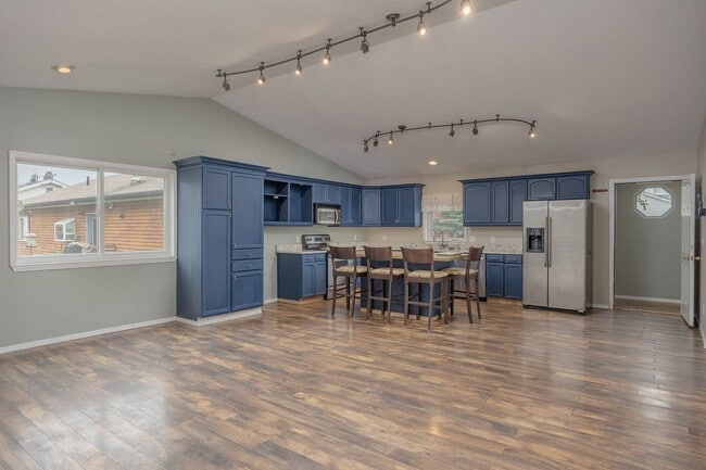 Building Photo - Charming 3-Bedroom Home in North Pole – Ne...