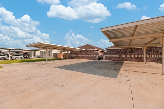 Photo - WATER INCLUDED! SPACIOUS! CONTEMPORARY! Unidad 1013#1