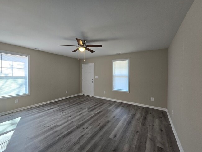 Photo - 131 S 6th St