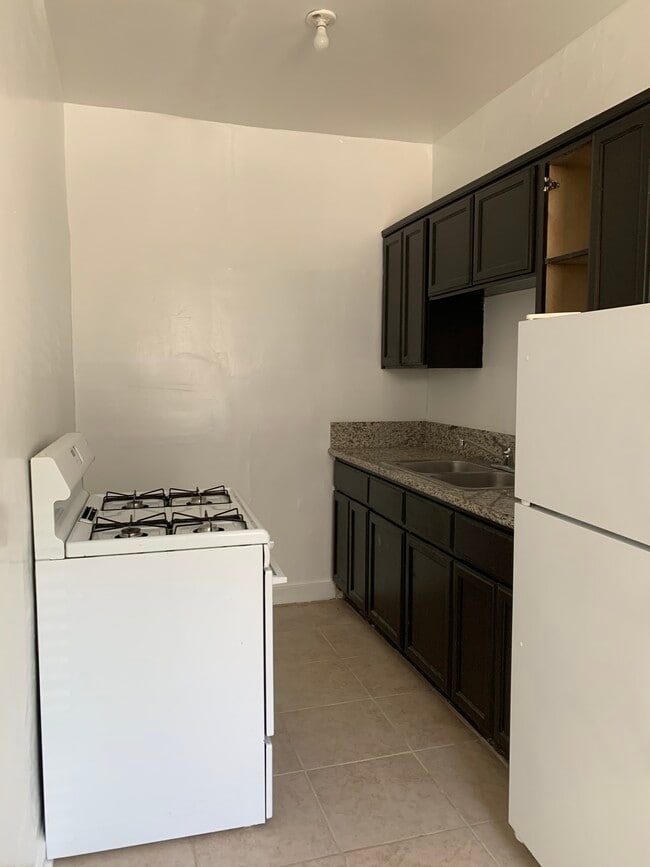 Photo - 3701 W 1st St Unit 307