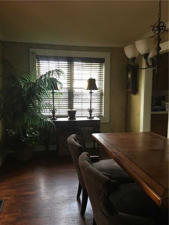 Photo - 1417 N Addington Ave