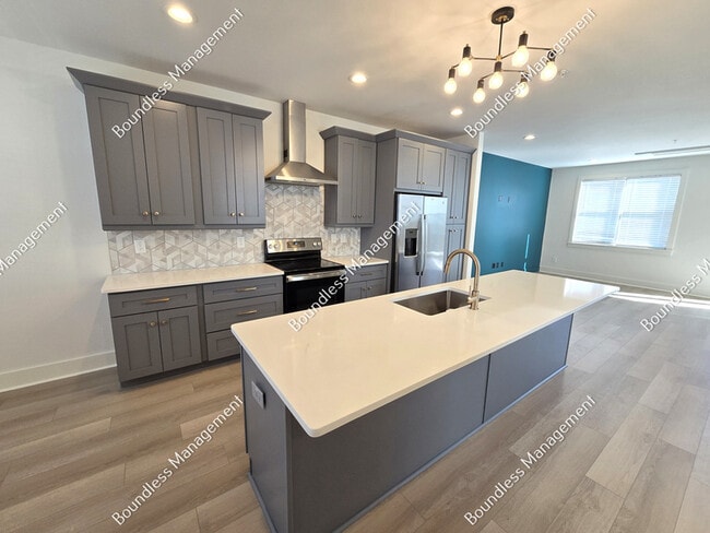 Photo - 340 Eugenia St SW