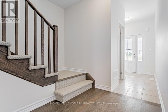 Photo - 672 Grand Ridge Ave