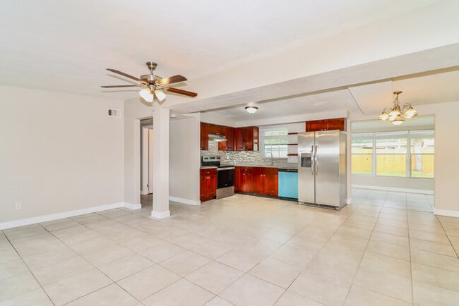 Photo - 2250 Norman Dr