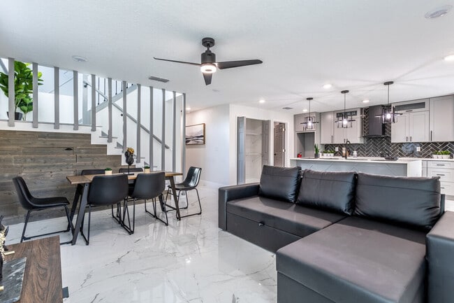 Building Photo - 1401 E Muriel St Unit ID1386577P