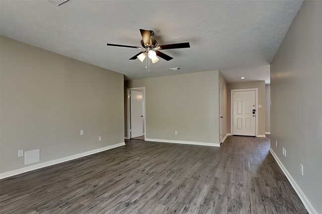 Building Photo - 29122 Waltham St Rental