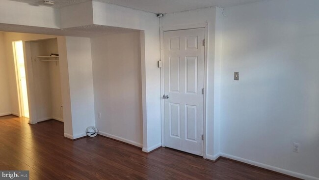 Building Photo - 19212 Deep Run Ct