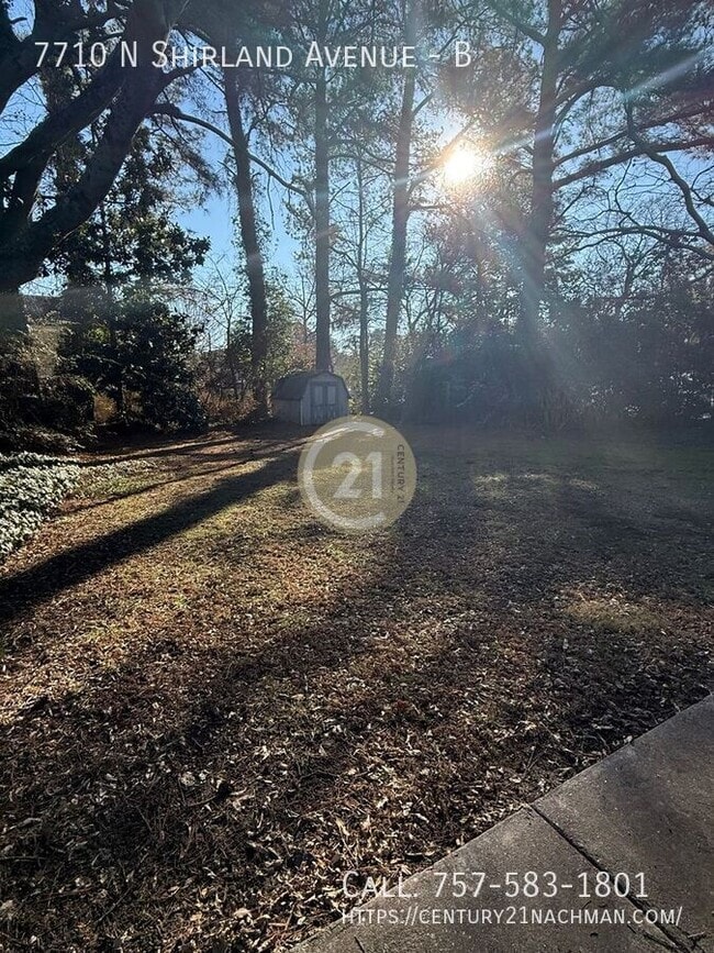 Photo - 7710 N Shirland Ave Unidad B