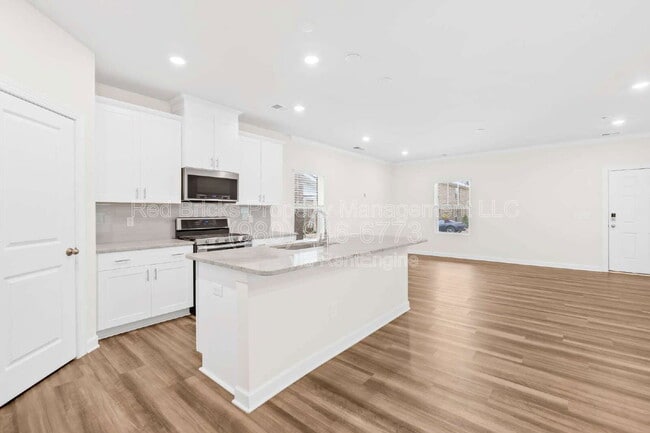 Photo - 1225 Colgher St