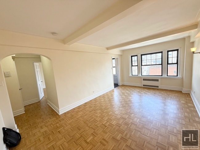 Christopher Street - Christopher Street Apartment Unit 8G