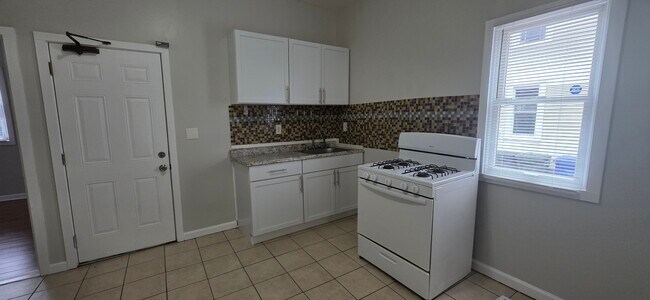 Photo - 86 Sanford Ave Unit 1