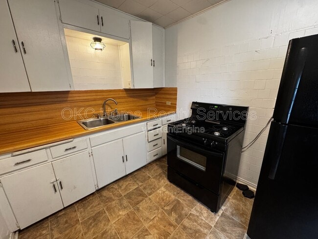 Photo - 3025 NW Grand Blvd