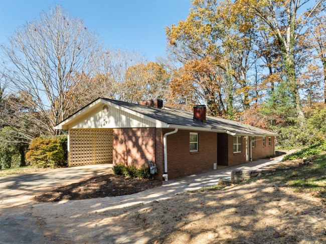 Photo - 315 Beaverdam Rd