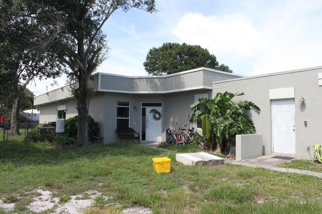 Photo - 673 Ipswich St