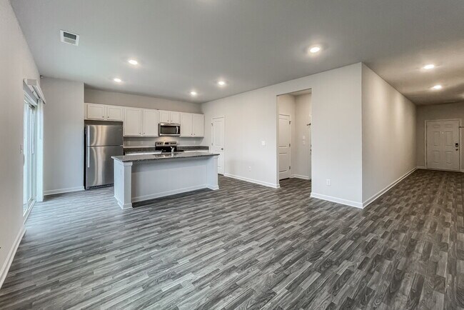 Photo - 327 Hamilton Pointe Dr