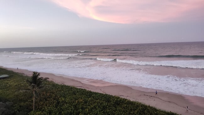 Photo - 9940 S Ocean Dr Unidad # 605 Rental