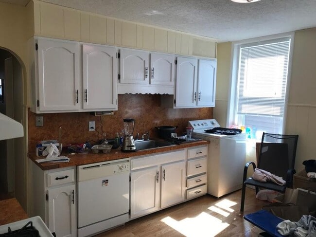 Building Photo - 4.0 bedroom in Somerville Massachusetts 02140 Unit 2 Rental