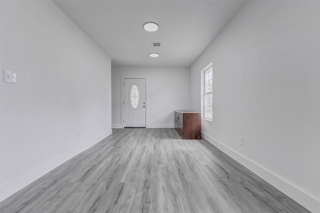 Building Photo - 8505 Denby St