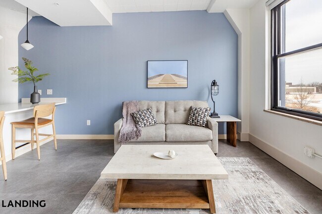 Photo - 5000 Euclid Ave Unidad 304