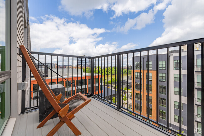 2BR, 2BA - B6 - 1,062SF - Balcony