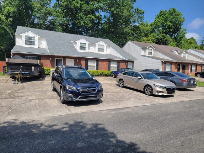 Building Photo - 1350 Castelnau Ct Rental