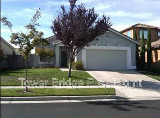 Building Photo - 3163 White Fish Bay St Rental